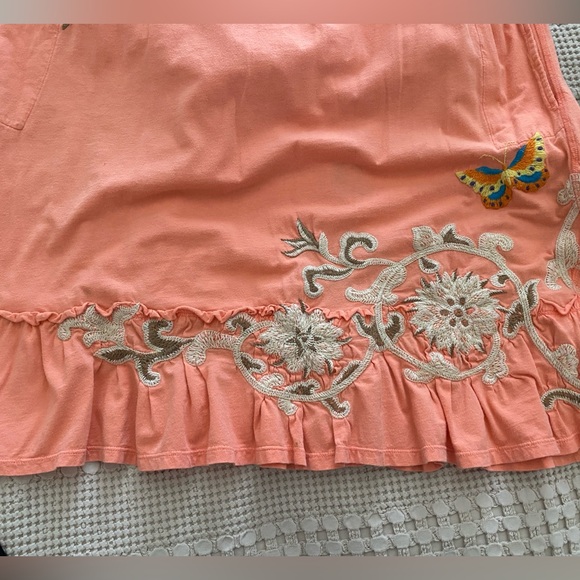 Summer casual embroidered used dress in medium. - Picture 4 of 4